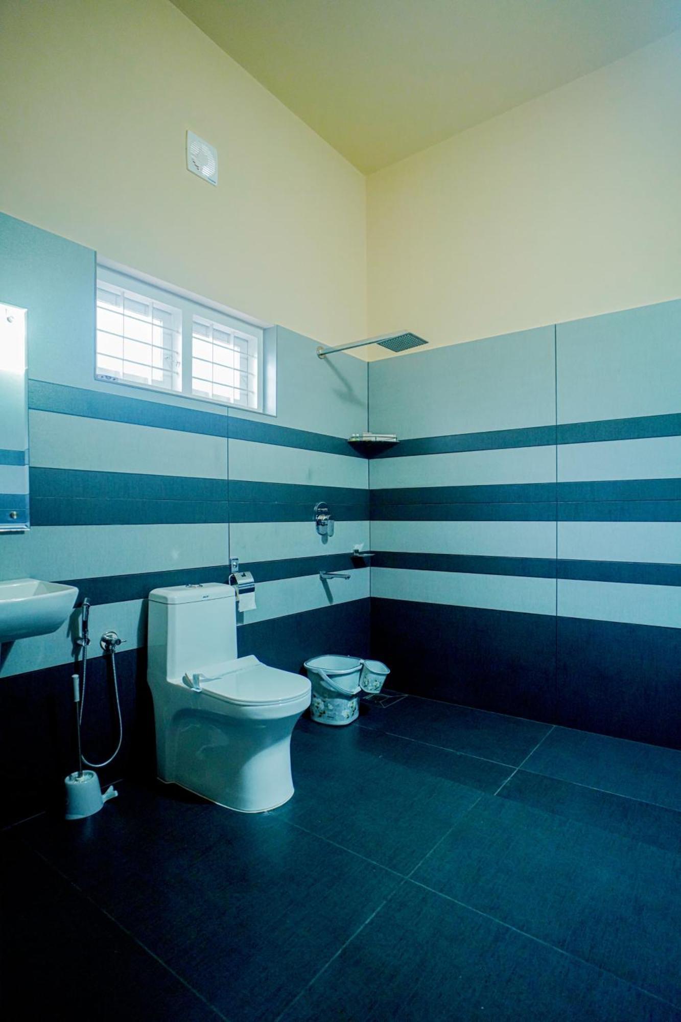 Falcon Riverview Resorts Kuttampuzha Bagian luar foto