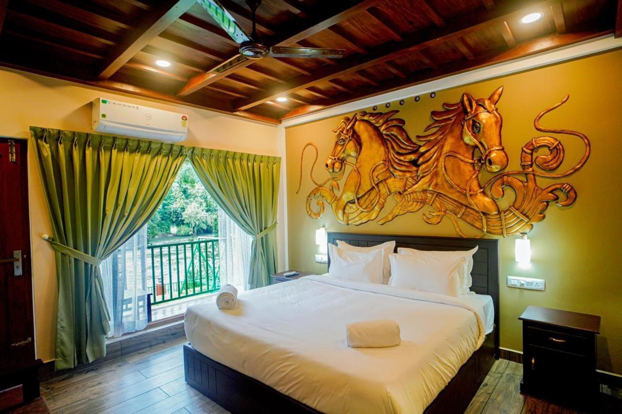 Falcon Riverview Resorts Kuttampuzha Bagian luar foto