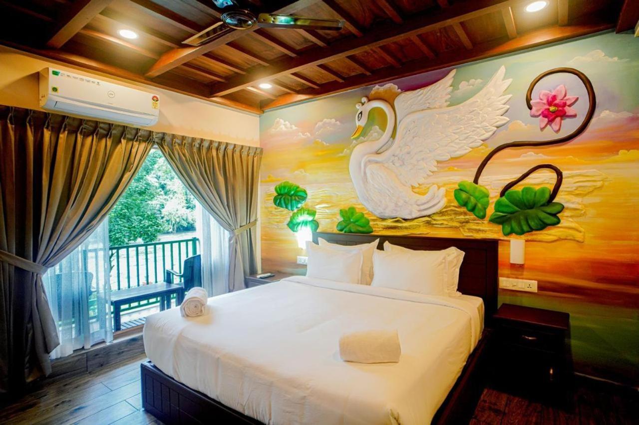 Falcon Riverview Resorts Kuttampuzha Bagian luar foto