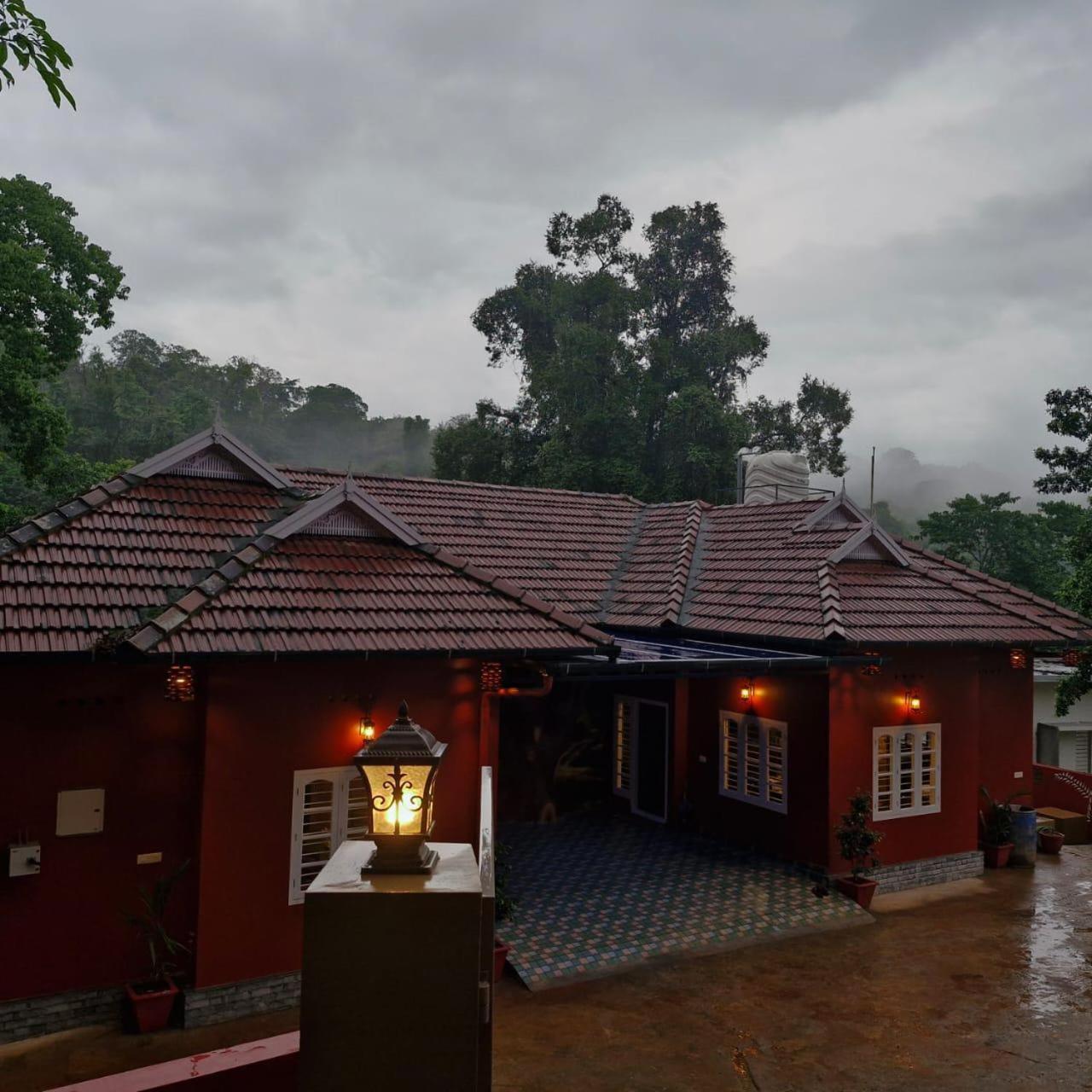 Falcon Riverview Resorts Kuttampuzha Bagian luar foto
